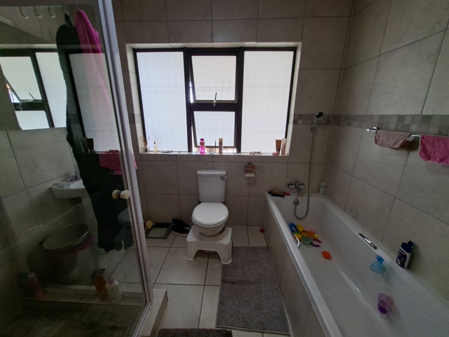 2 Bedroom Property for Sale in Groenvallei Western Cape